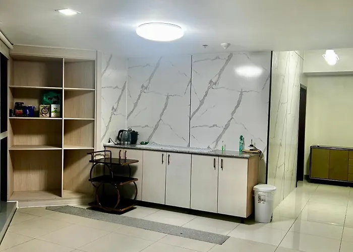 Rare Cut 177sqm 4br In Uptown Parksuites 2 Bgc * Manila