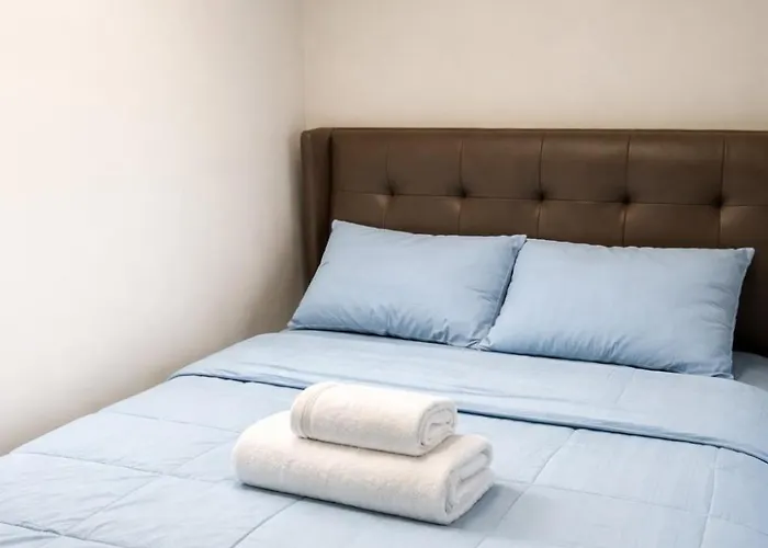 Rare Cut 177sqm 4br In Uptown Parksuites 2 Bgc * Manila