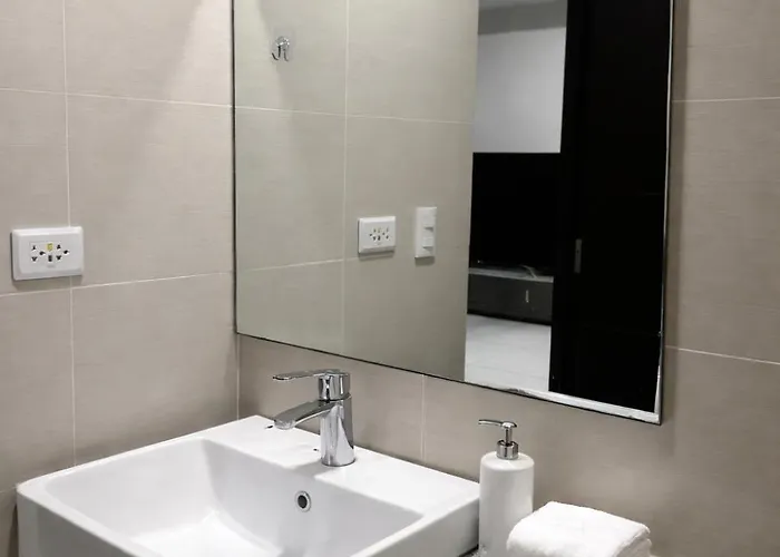 Rare Cut 177sqm 4br In Uptown Parksuites 2 Bgc * Manila