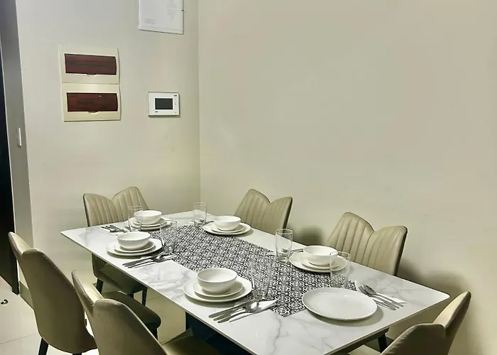 Apartment Rare Cut 177sqm 4br In Uptown Parksuites 2 Bgc *