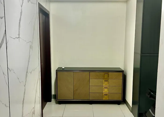 Rare Cut 177sqm 4br In Uptown Parksuites 2 Bgc Apartment *
