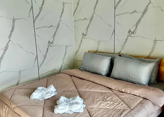 Rare Cut 177sqm 4br In Uptown Parksuites 2 Bgc Manila