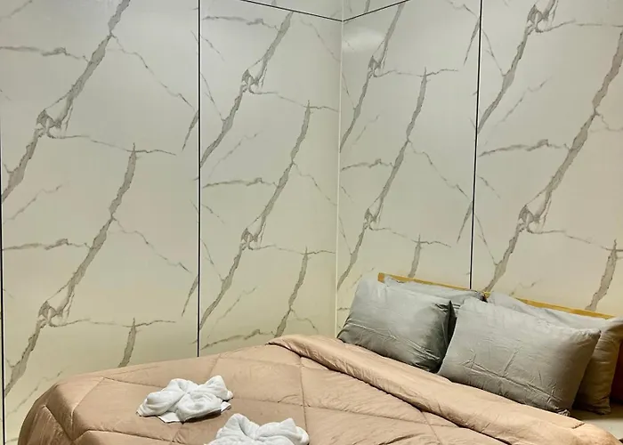 Rare Cut 177sqm 4br In Uptown Parksuites 2 Bgc Manila