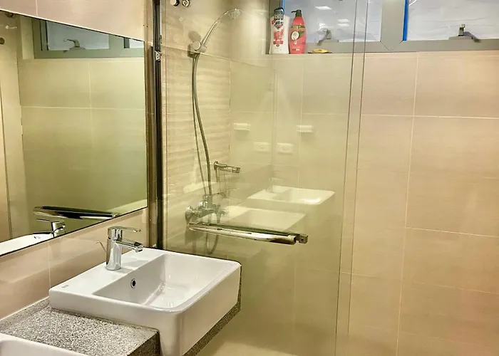 Rare Cut 177sqm 4br In Uptown Parksuites 2 Bgc Manila